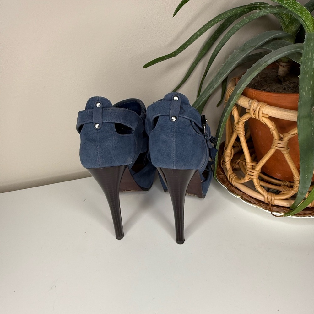 JustFab Blue Faux Suede Fringe Peep Toe High Heel Sandals Women’s Size 8.5 - Picture 3 of 9